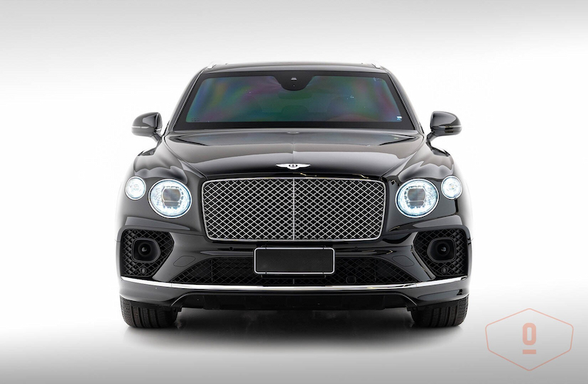 Foto do veículo BENTLEY BENTAYGA HYBRID 2021 2.485 KM 2.200.000,00
