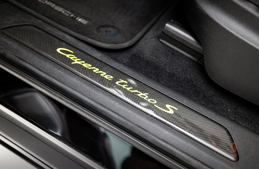 Foto do veículo PORSCHE CAYENNE TURBO S E-HYBRID COUPÉ 2023 5.912 KM 950.000,00