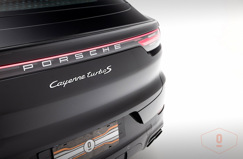 Foto do veículo PORSCHE CAYENNE TURBO S E-HYBRID COUPÉ 2023 5.912 KM 950.000,00