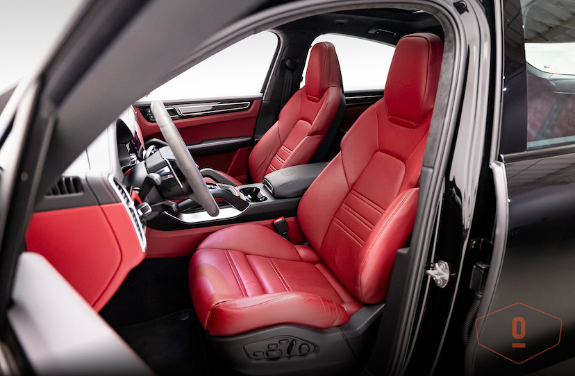 Foto do veículo PORSCHE CAYENNE TURBO S E-HYBRID COUPÉ 2023 5.912 KM 950.000,00