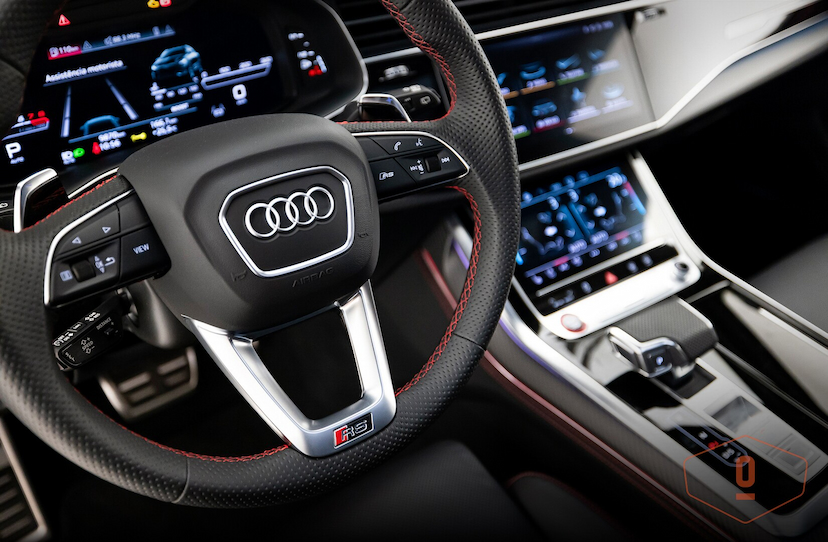 Foto do veículo AUDI RS Q8 TFSI 2023 9.870 KM 1.050.000,00