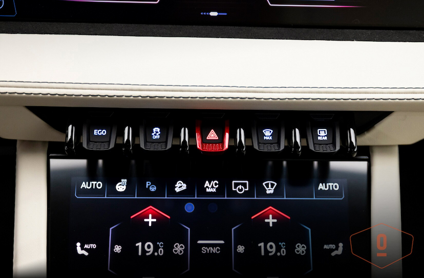 Foto do veículo LAMBORGHINI URUS SE 2025 0 KM 4.200.000,00