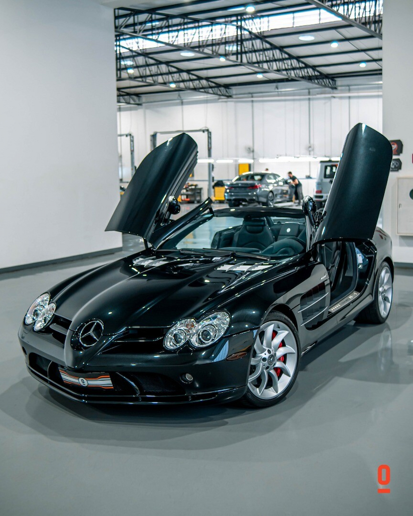 Foto do veículo MERCEDES-BENZ SLR MCLAREN ROADSTER 2008 3.329 KM 6.800.000,00
