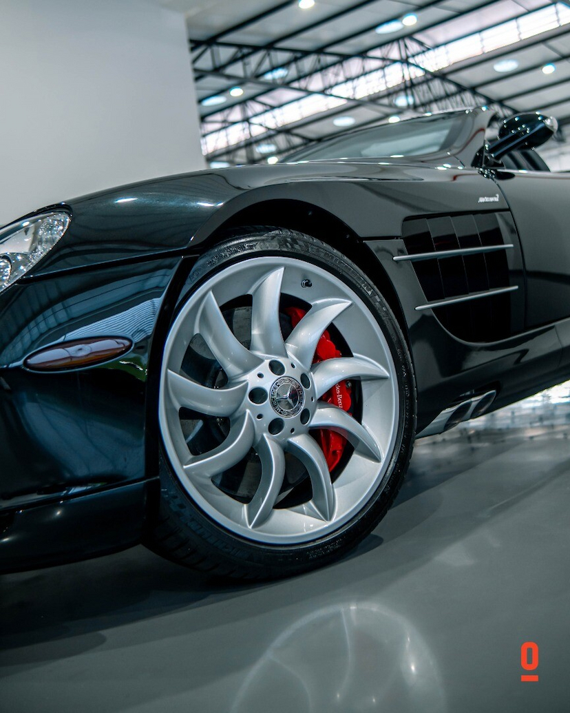 Foto do veículo MERCEDES-BENZ SLR MCLAREN ROADSTER 2008 3.329 KM 6.800.000,00