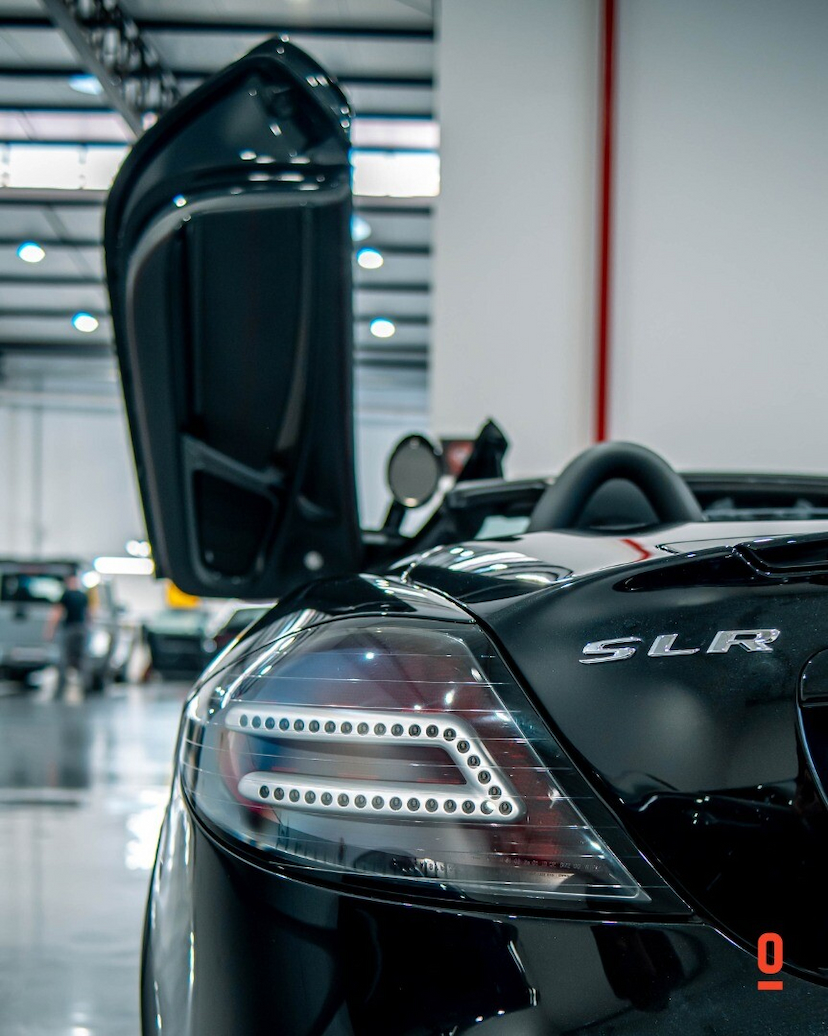 Foto do veículo MERCEDES-BENZ SLR MCLAREN ROADSTER 2008 3.329 KM 6.800.000,00