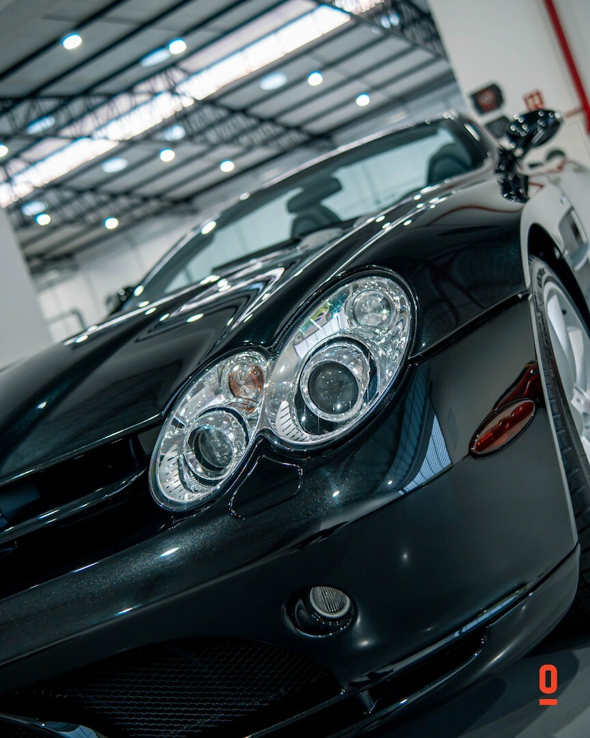 Foto do veículo MERCEDES-BENZ SLR MCLAREN ROADSTER 2008 3.329 KM 6.800.000,00