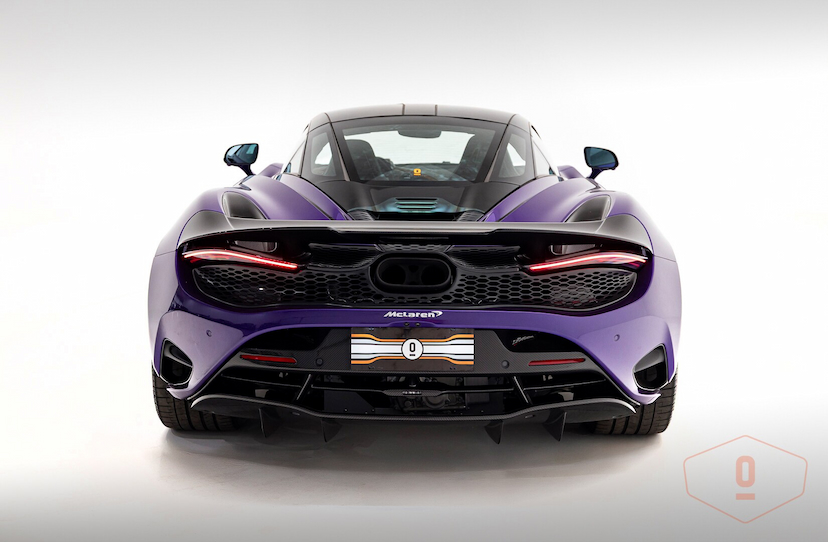 Foto do veículo MCLAREN 750S COUPE 2024 5.439 KM 3.900.000,00