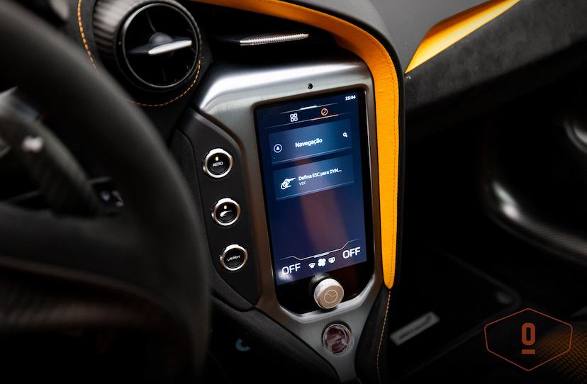 Foto do veículo MCLAREN 750S COUPE 2024 5.439 KM 3.900.000,00