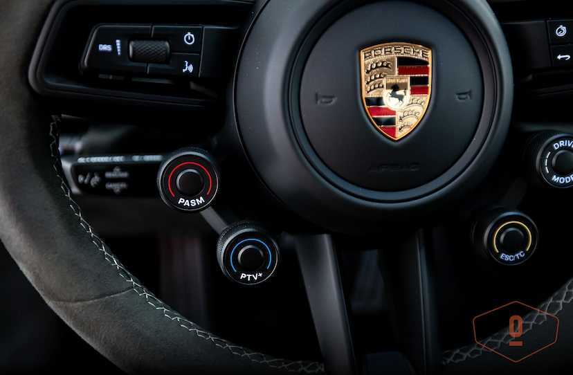 Foto do veículo PORSCHE 911 GT3 RS 2024 4.759 KM 3.390.000,00