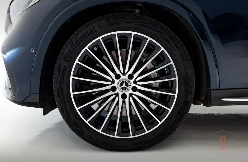 Foto do veículo MERCEDES-BENZ GLC 300 4MATIC COUPÉ   22.735 KM 600.000,00