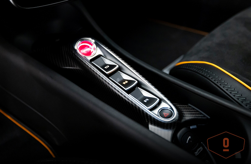 Foto do veículo MCLAREN ARTURA   2024 3.155 KM 2.590.000,00