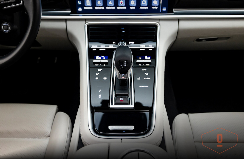Foto do veículo PORSCHE PANAMERA 4 E-HYBRID SPORT TURISMO  2023 14.493 KM 650.000,00