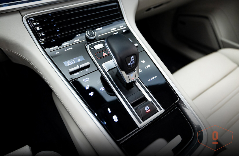 Foto do veículo PORSCHE PANAMERA 4 E-HYBRID SPORT TURISMO  2023 14.493 KM 650.000,00