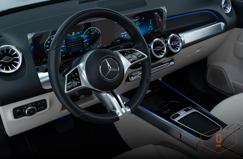 Foto do veículo MERCEDES-BENZ GLB 200 PROGRESSIVE 2024 12.555 KM 330.000,00