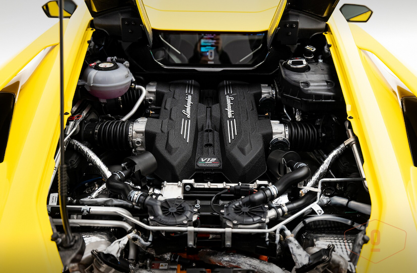 Foto do veículo LAMBORGHINI REVUELTO   2024 592 KM 7.600.000,00