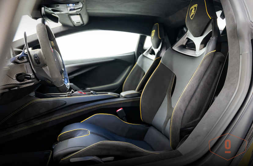 Foto do veículo LAMBORGHINI REVUELTO   2024 592 KM 7.600.000,00