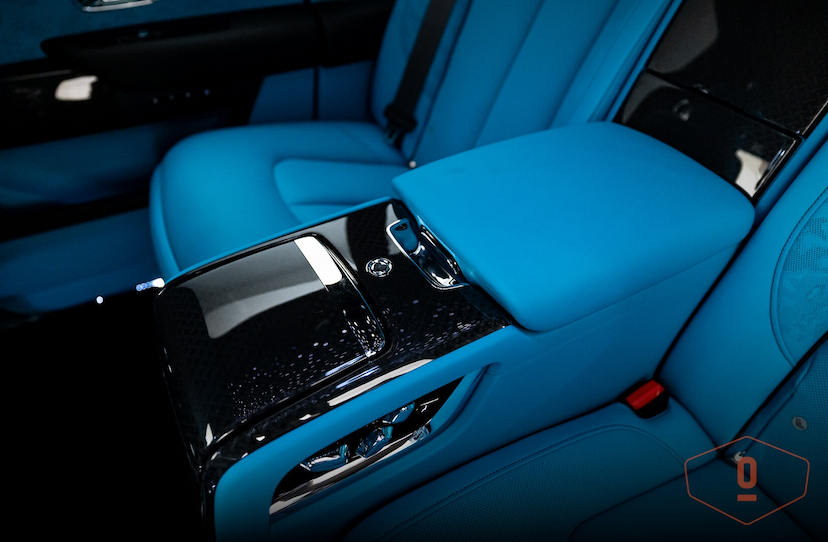 Foto do veículo ROLLS-ROYCE CULLINAN BLACK BADGE 2025 0 KM 8.900.000,00