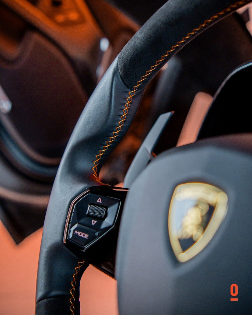 Foto do veículo LAMBORGHINI AVENTADOR ULTIMAE 2022 116 KM 9.200.000,00