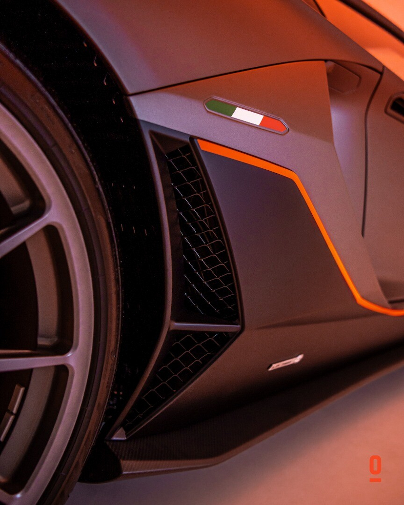 Foto do veículo LAMBORGHINI AVENTADOR ULTIMAE 2022 116 KM 9.200.000,00