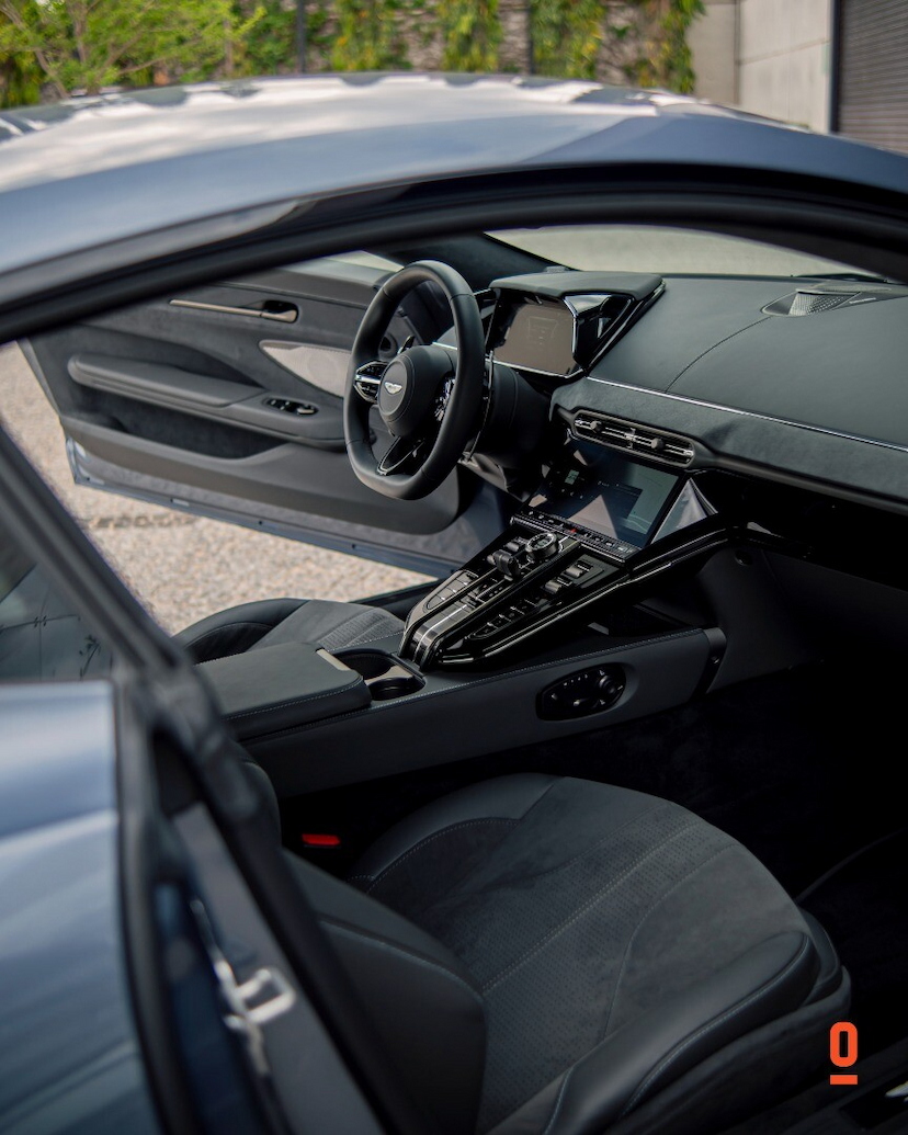Foto do veículo ASTON MARTIN VANTAGE COUPÉ 2025 801 KM 2.550.000,00