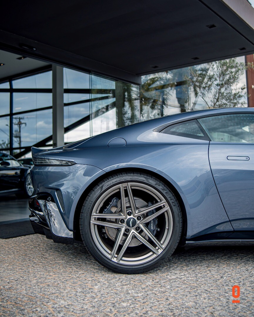 Foto do veículo ASTON MARTIN VANTAGE COUPÉ 2025 801 KM 2.550.000,00