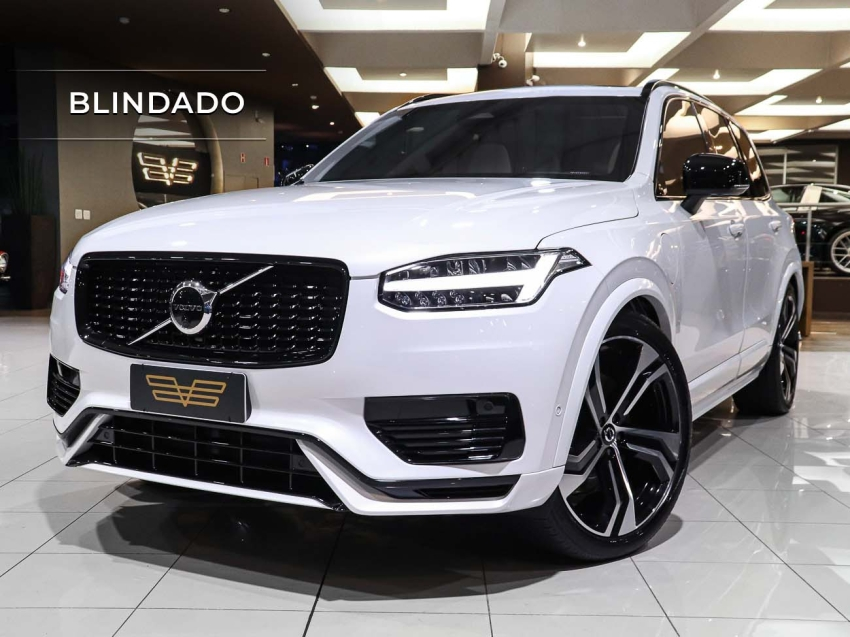 Foto do veículo VOLVO XC90 2.0 T8 RECHARGE ULTIMATE DARK AWD GEARTRONIC 2022/2023 24.930 KM R$ 445.000,00