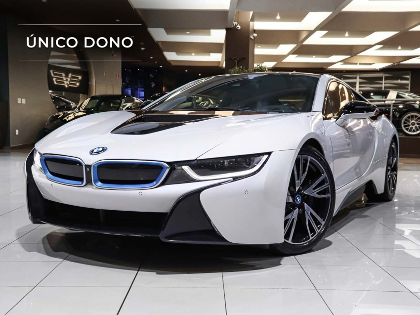 Foto do veículo BMW i8 1.5 12V HYBRID EDRIVE AUTOMÁTICO 2014/2015 25.800 KM R$ 519.000,00
