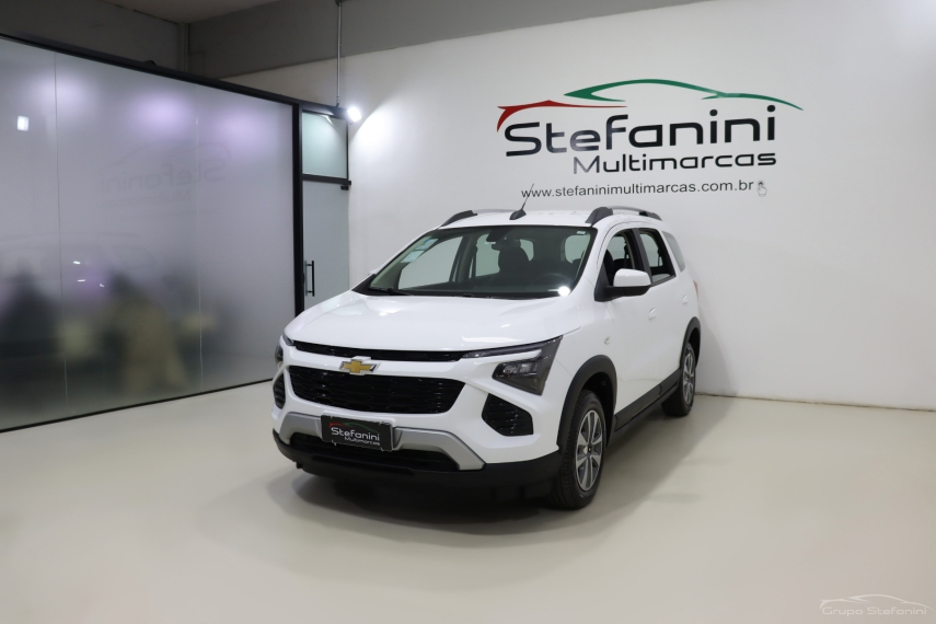 Foto do veículo CHEVROLET SPIN 1.8 LT 8V FLEX 4P AUTOMÁTICO 2025/2026 101 KM R$ 128.990,00