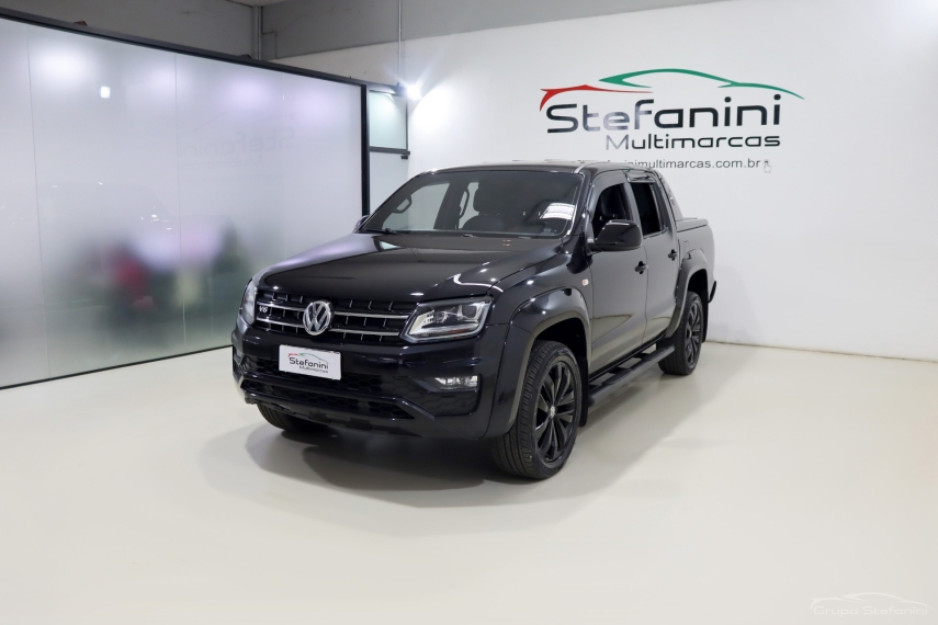 Foto do veículo VOLKSWAGEN AMAROK 3.0 V6 TDI DIESEL HIGHLINE EXTREME CD 4MOTION AUTOMÁTICO 2022/2023 75.299 KM R$ 197.990,00