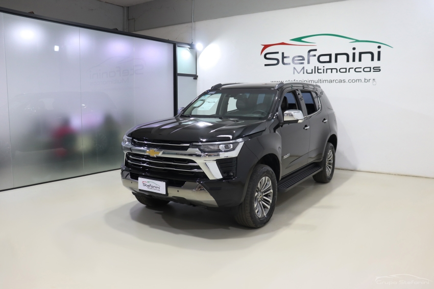 Foto do veículo CHEVROLET TRAILBLAZER 2.8 16V TURBO DIESEL HIGH COUNTRY 7L 4X4 AUTOMÁTICO 2025/2026 18.288 KM R$ 349.990,00