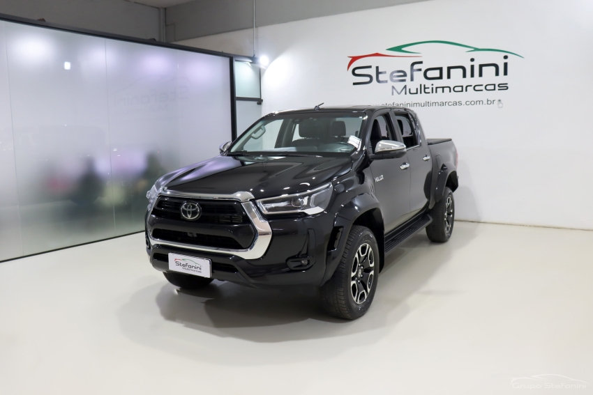 Foto do veículo TOYOTA HILUX SW4 2.8 D-4D TURBO DIESEL SRX PLATINUM 4X4 AUTOMÁTICO 2025/2025 53.044 KM R$ 274.990,00