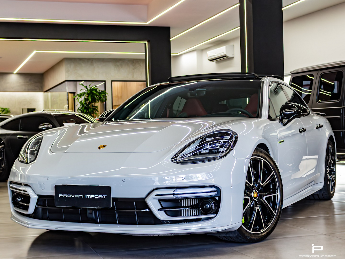 Foto do veículo PORSCHE PANAMERA 4.0 V8 E-HYBRID TURBO S PDK 2022/2023 4.495 KM R$ 1.150.000,00