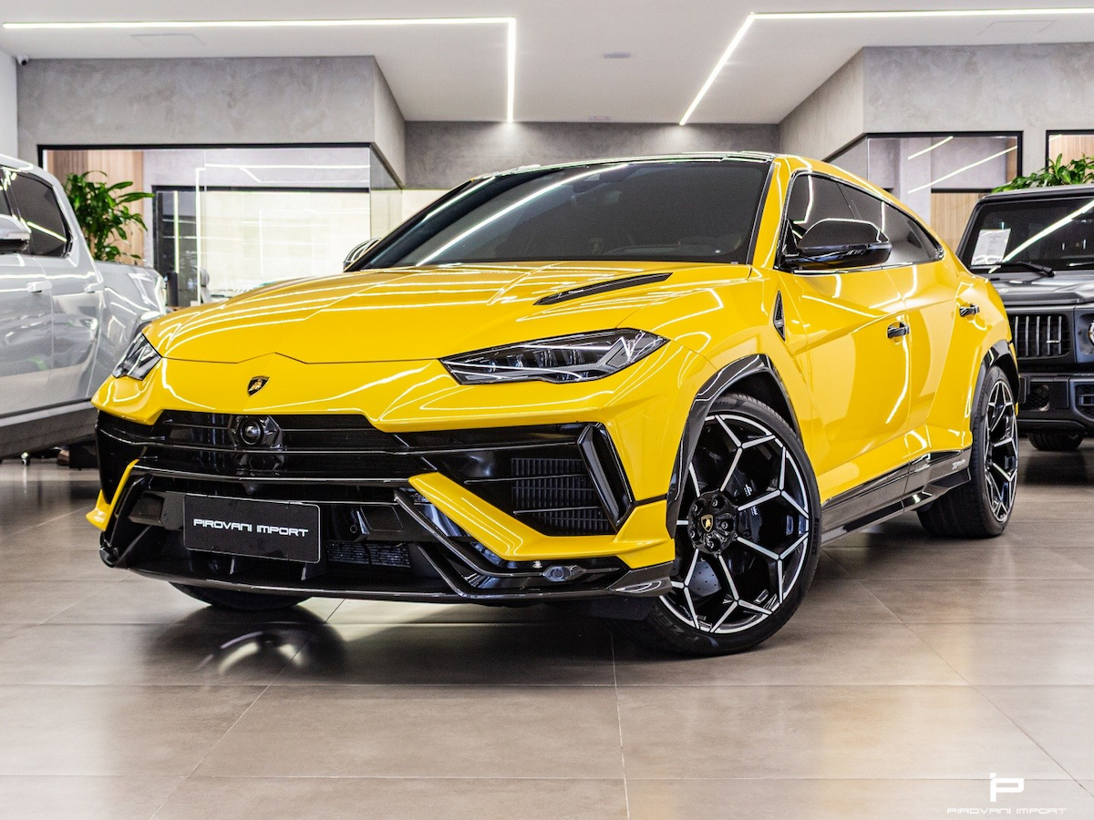 Foto do veículo LAMBORGHINI URUS 4.0 V8 TURBO GASOLINA PERFORMANTE AUTOMÁTICO 2024/2024 6.852 KM R$ 4.100.000,00