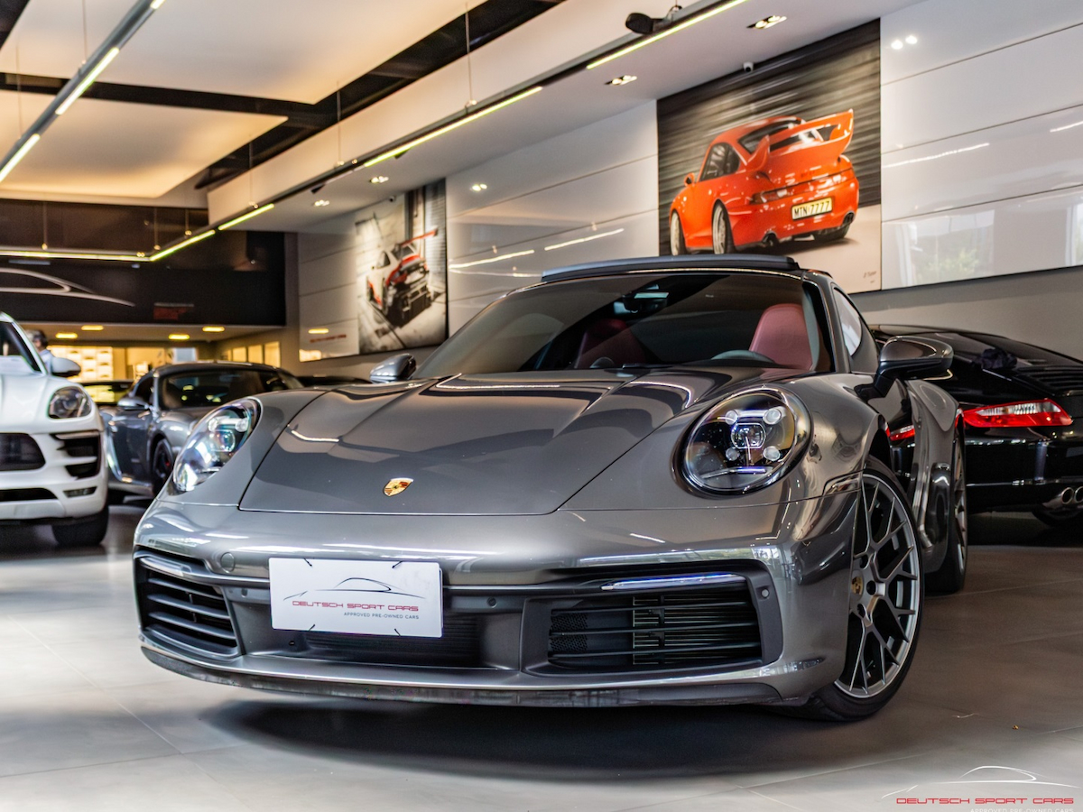 Foto do veículo PORSCHE 911 3.0 24V H6 GASOLINA CARRERA PDK 2021/2021 21.000 KM R$ 689.000,00