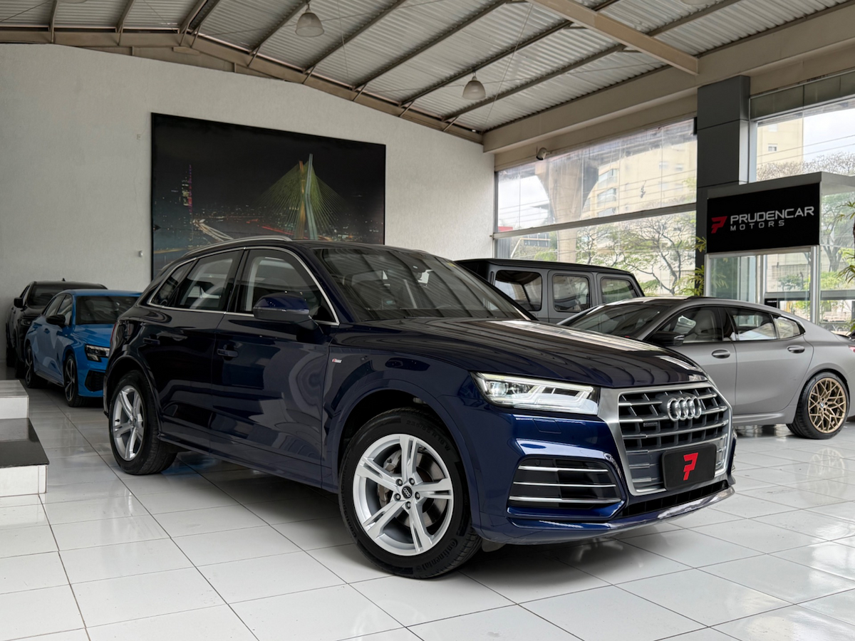 Foto do veículo AUDI Q5 Q5 S-Line 2.0 TFSI Quattro S-tronic 252cv/265cv 2019/2020 40.100 KM R$ 198.000,00