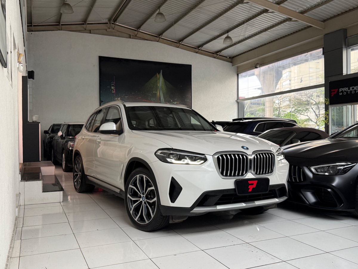 Foto do veículo BMW X3 X3 XDRIVE 30e X-Line Hibrido 2022/2023 24.691 KM R$ 335.000,00
