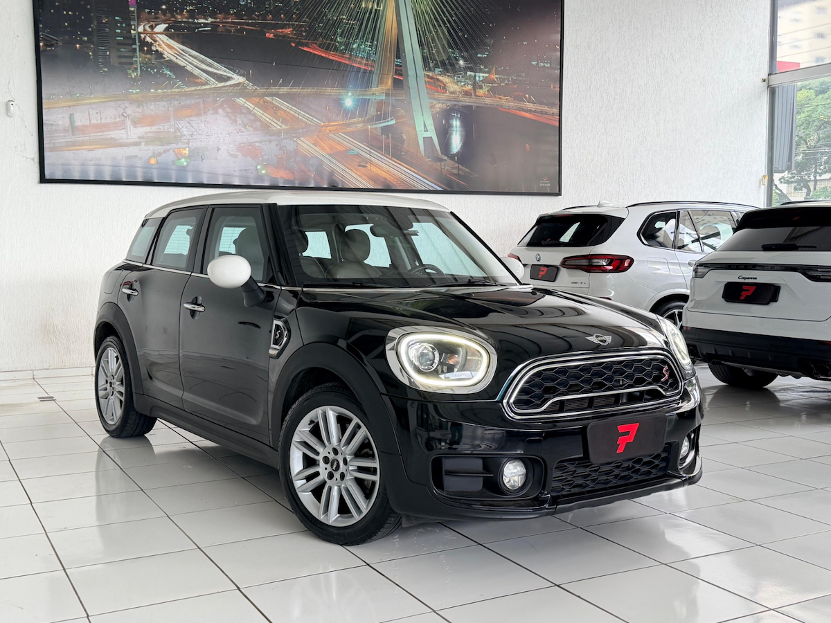 Foto do veículo MINI COOPER Countryman 2.0 S 2017/2017 55.785 KM R$ 150.000,00