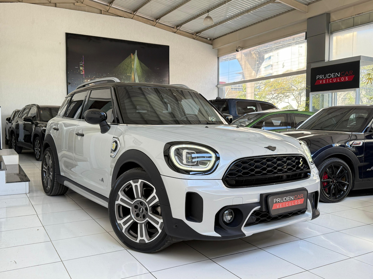 Foto do veículo MINI COOPER Countryman S E ALL4 1.5 Híbrido 2021/2022 33.000 KM R$ 275.000,00