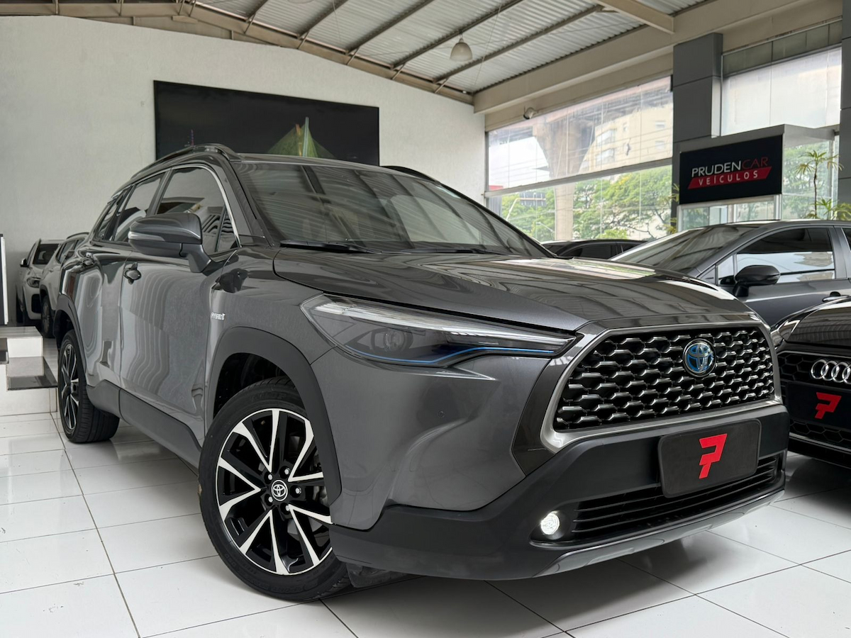 Foto do veículo TOYOTA COROLLA Corolla Cross XRX 1.8 Híbrido 2023/2024 36.500 KM R$ 245.000,00