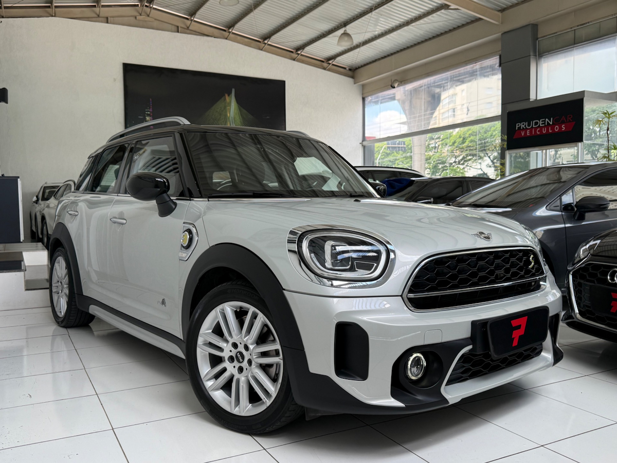 Foto do veículo MINI COOPER COOPER Countryman S E ALL4 1.5 Híbrido 2021/2022 17.041 KM R$ 268.000,00
