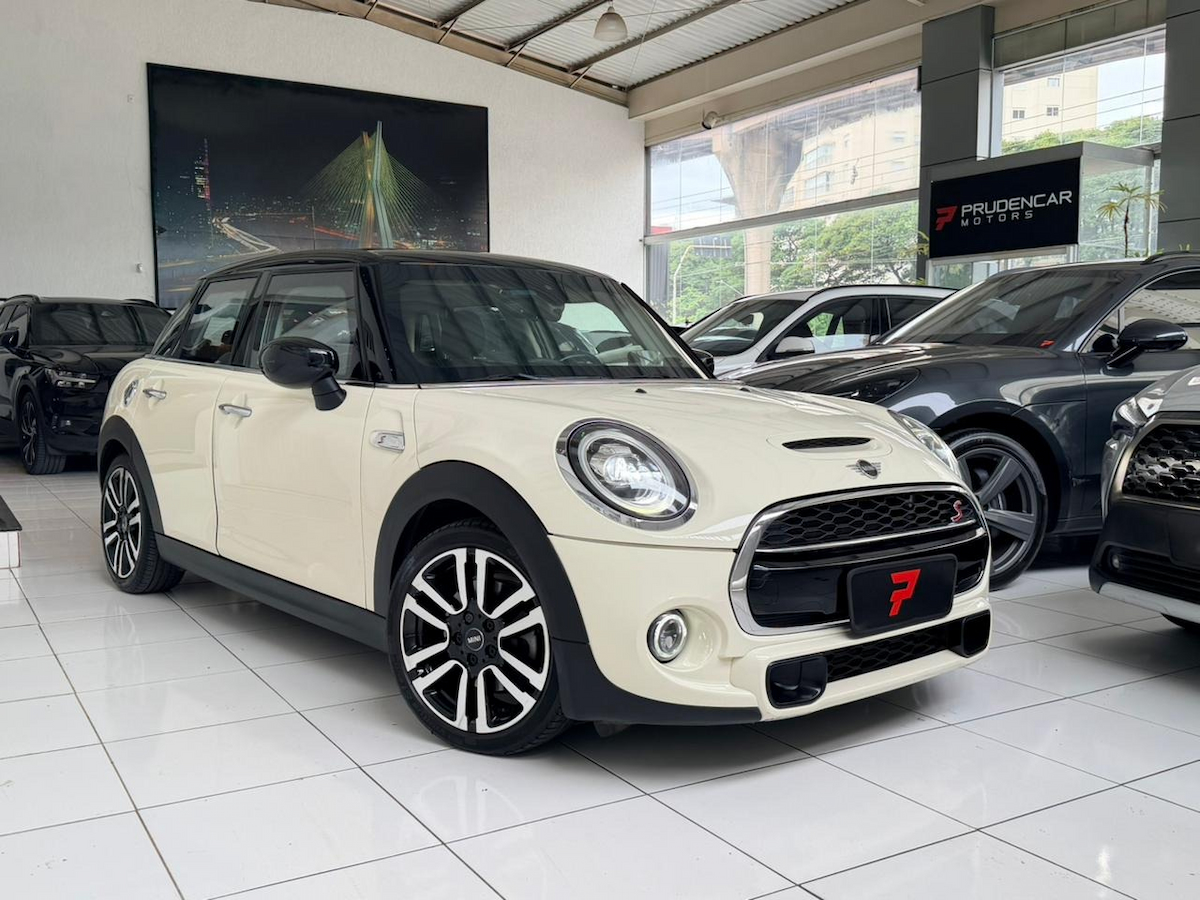 Foto do veículo MINI COOPER COOPER S 2.0 2019/2020 44.000 KM R$ 180.000,00