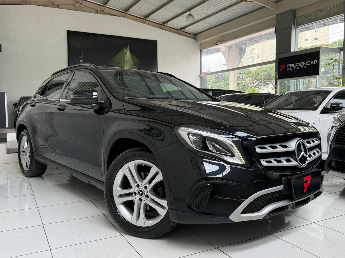 Foto do veículo MERCEDES-BENZ GLA 200 GLA 200 Style 1.6 Turbo 2019/2020 63.740 KM R$ 150.000,00