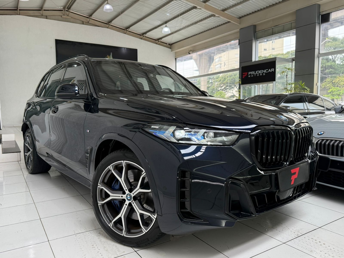Foto do veículo BMW X5 X5 XDRIVE 50e 3.0 M Sport Hibrido 2023/2024 23.829 KM R$ 649.000,00