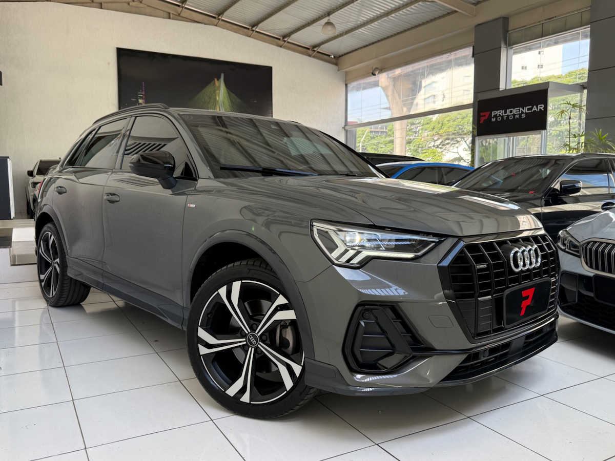 Foto do veículo AUDI Q3 Q3 Performace Black 2.0 TFSI Quattro 2023/2024 26.767 KM R$ 322.000,00