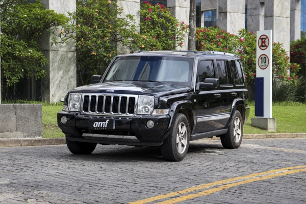 Foto do veículo JEEP COMMANDER 5.7 LIMITED HEMI 4X4 V8 16V GASOLINA 4P AUTOMÁTICO 2006/2006 118.150 KM R$ 150.000,00