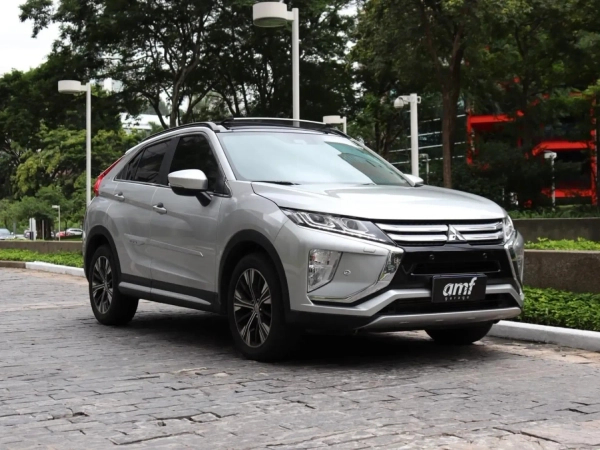 Foto do veículo MITSUBISHI ECLIPSE CROSS 1.5 MIVEC TURBO GASOLINA HPE-S AWD CVT 2019/2020 79.100 KM R$ 126.000,00