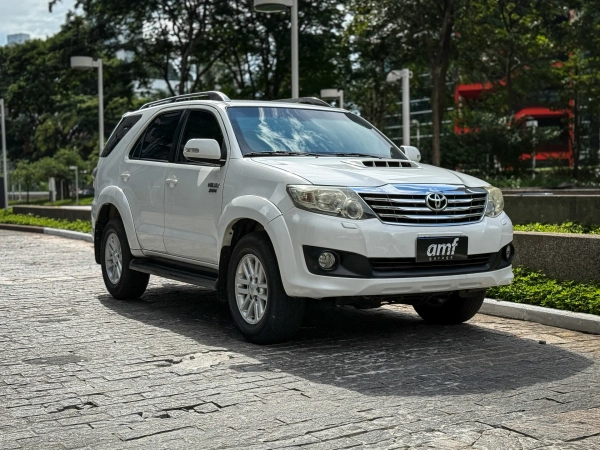 Foto do veículo TOYOTA HILUX SW4 3.0 SRV 4X4 7 LUGARES 16V TURBO INTERCOOLER DIESEL 4P AUTOMÁTICO 2013/2014 206.000 KM R$ 138.000,00
