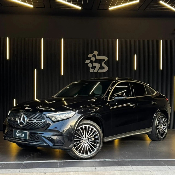 Foto do veículo MERCEDES-BENZ GLC 300 2.0 MHEV COUPÉ 4MATIC 9G-TRONIC 2023/2024 19.000 KM R$ 464.990,00