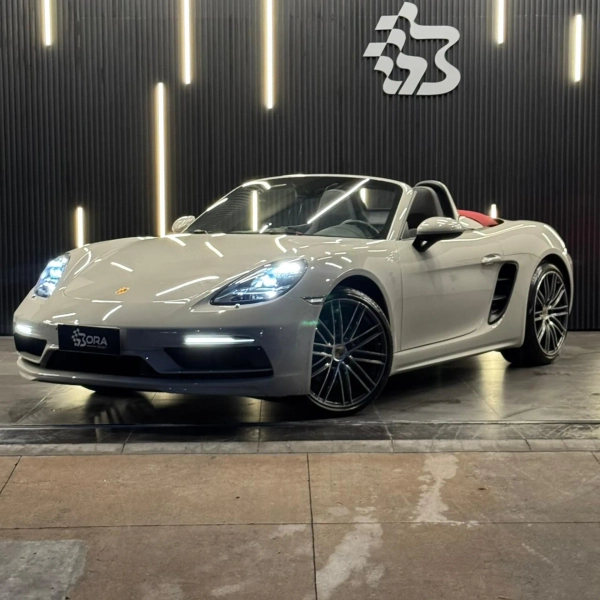 Foto do veículo PORSCHE 718 2.0 16V H4 GASOLINA BOXSTER PDK 2024/2024 7.000 KM R$ 649.990,00