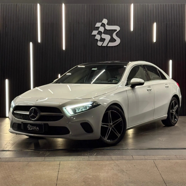 Foto do veículo MERCEDES-BENZ A 200 1.3 CGI GASOLINA ADVANCE SEDAN 7G-DCT 2019/2020 57.000 KM R$ 164.990,00